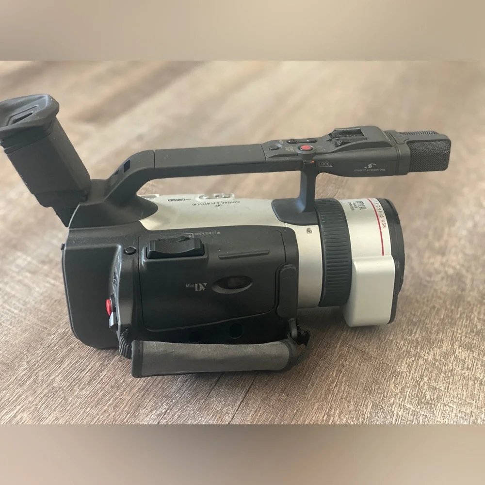 Vintage Canon GL2 camcorder